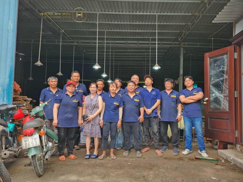 Đội ngũ sản xuất Huỳnh Gia Mộc