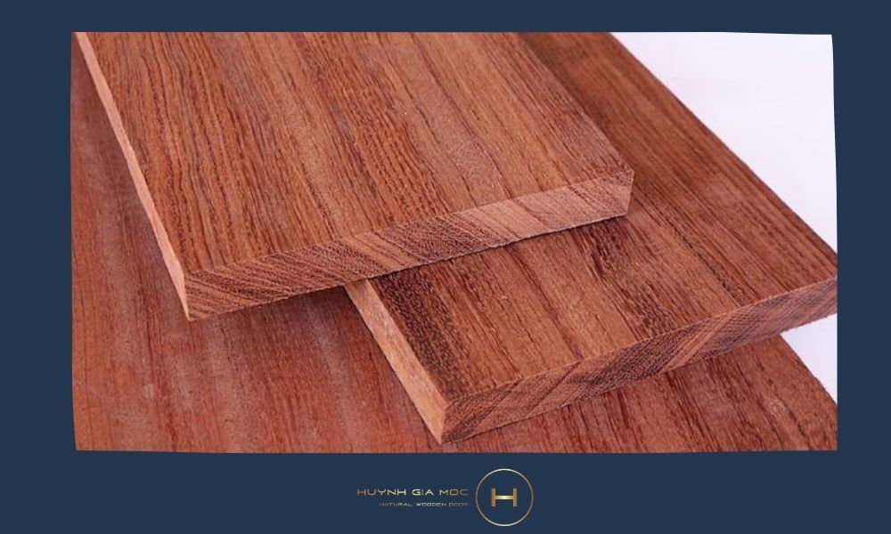 Màu gỗ sồi đỏ ngả hồng nhẹ