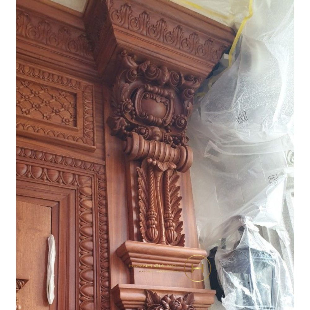 Mẫu gõ đỏ làm cửa