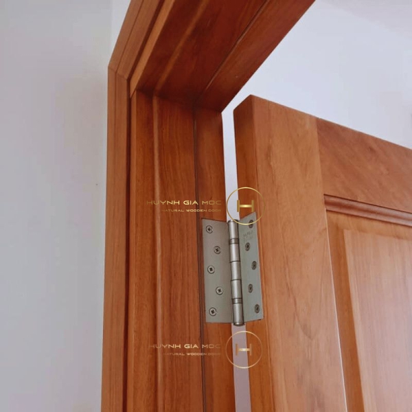 Báo giá cửa gỗ gõ đỏ Pachy tại TP HCM 2024